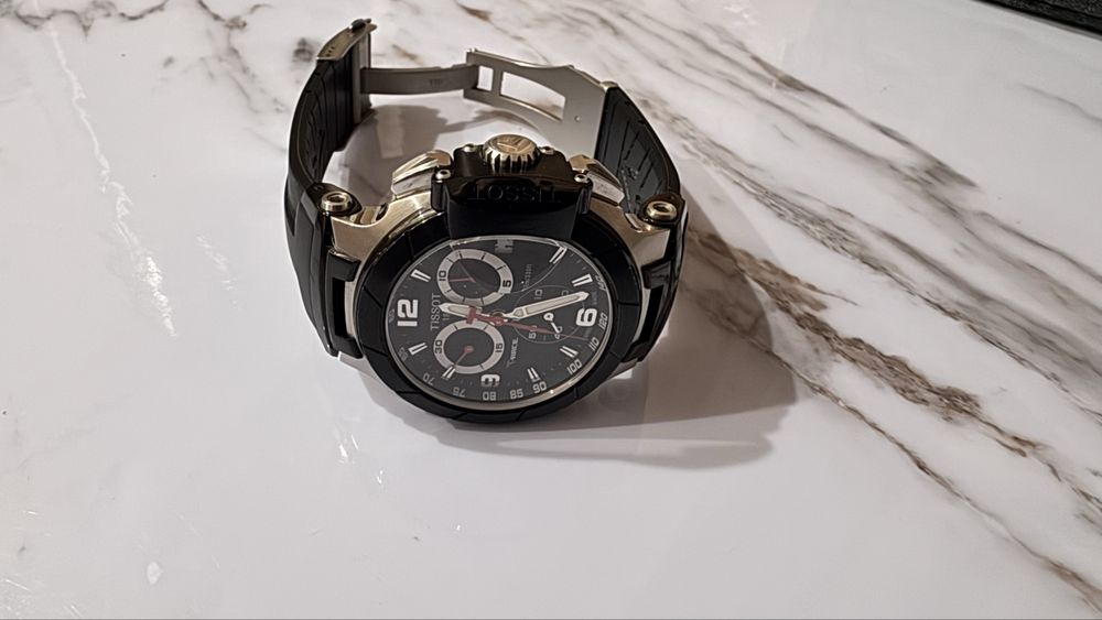 Продам очень дорогие стильные часы