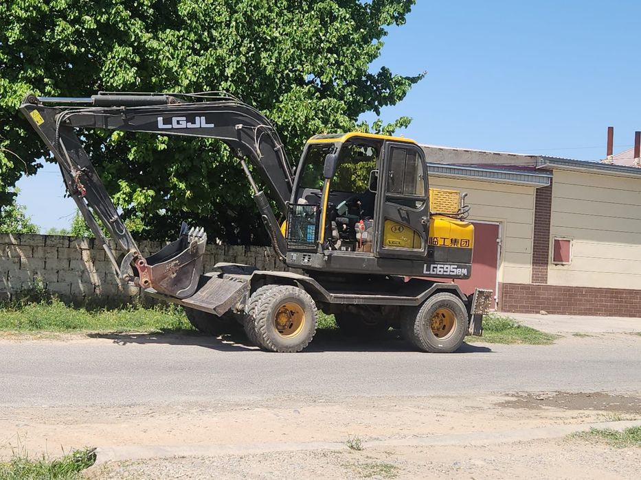 Экскаватор 9,5 тонна