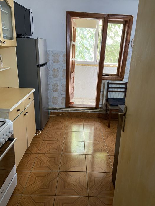 Vand apartament 3 camere