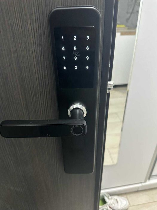 Montaj Yale Inteligente Configurare