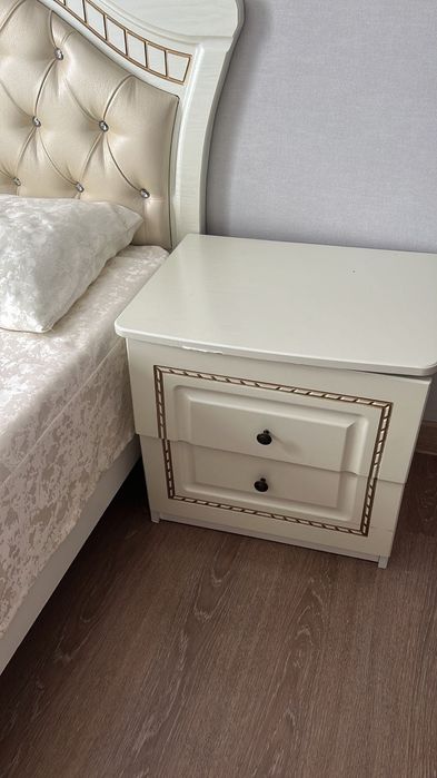 Продам спальный гарнитур