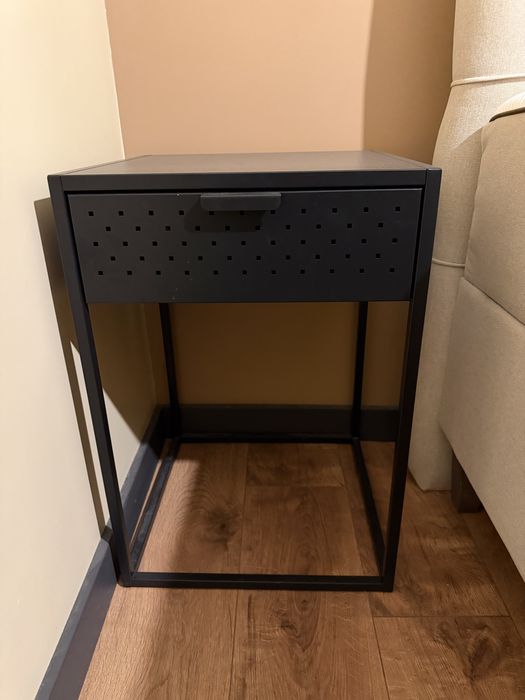 4 броя нощни шкафчета