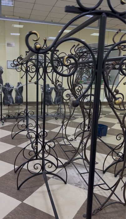 Вешало кованное,