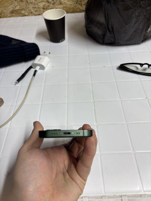 продам Iphone 13 mini