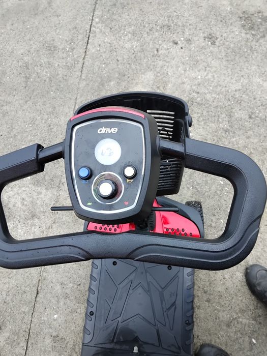 Електрическа количка четириколка