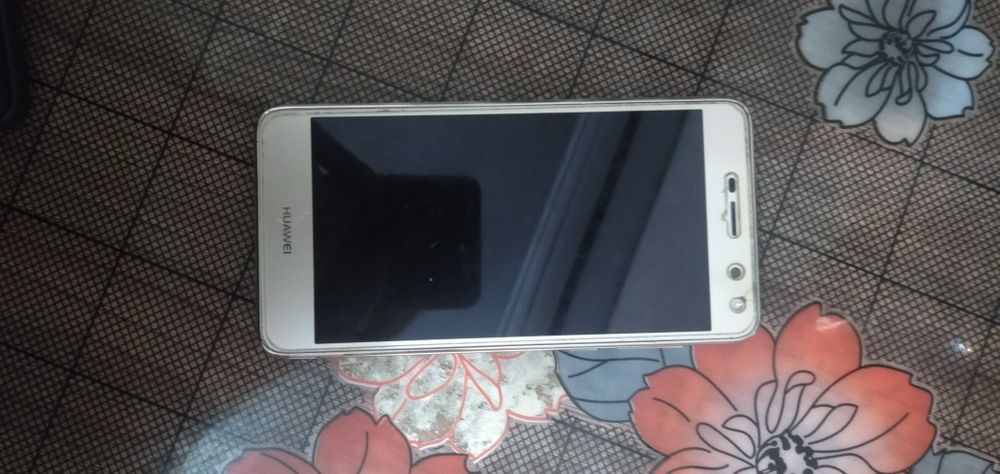 Huawei не помню какой