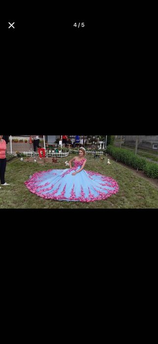 Бална рокля с обръч