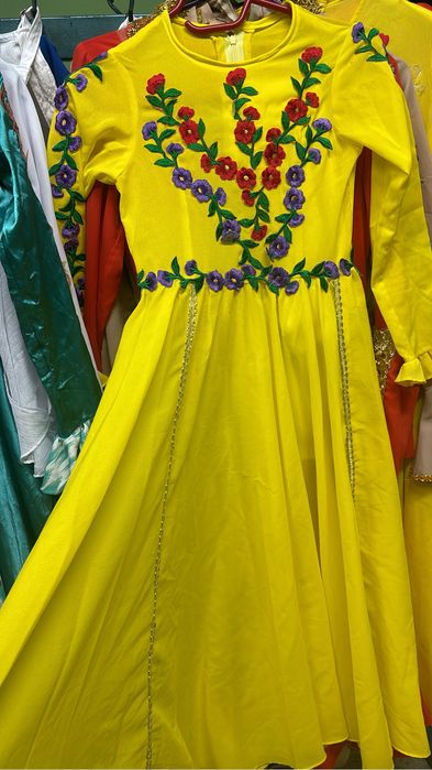 Распродажа костюмов