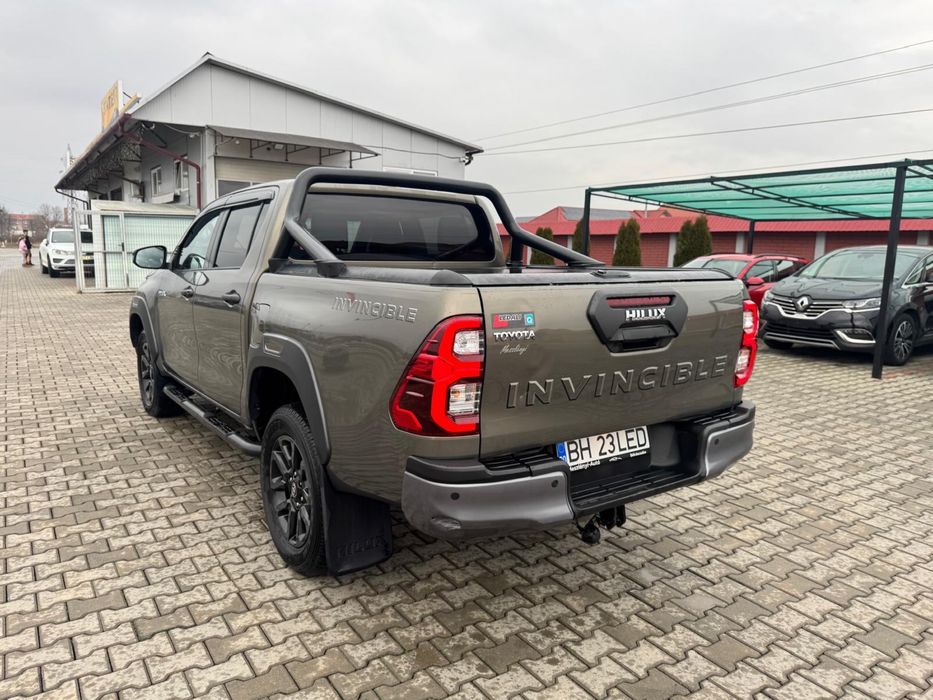 Toyota Hilux Invincible