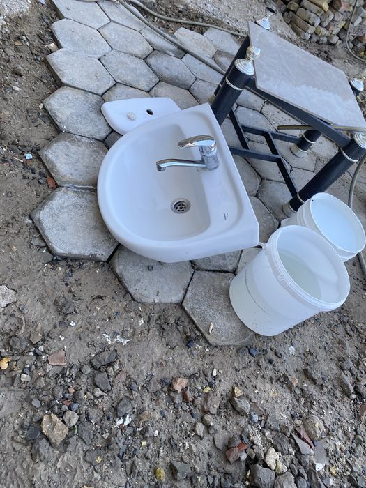 Унитаз и раковина