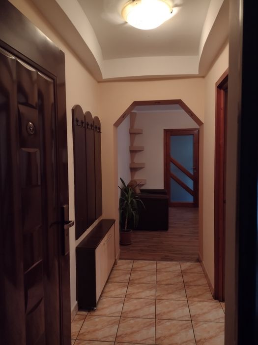 Inchiriez apartament