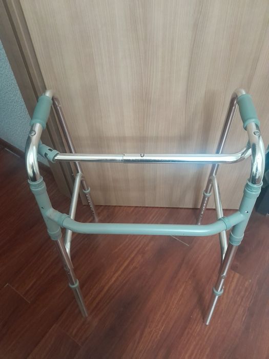 Продам ходунки для взрослых