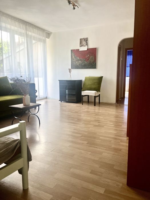 Apartament 2 camere + garaj | Centru Reșița – Zona Blocul 800