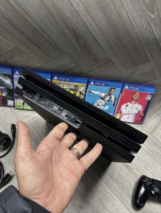 Ps4 pro 1 tb plus jocuri