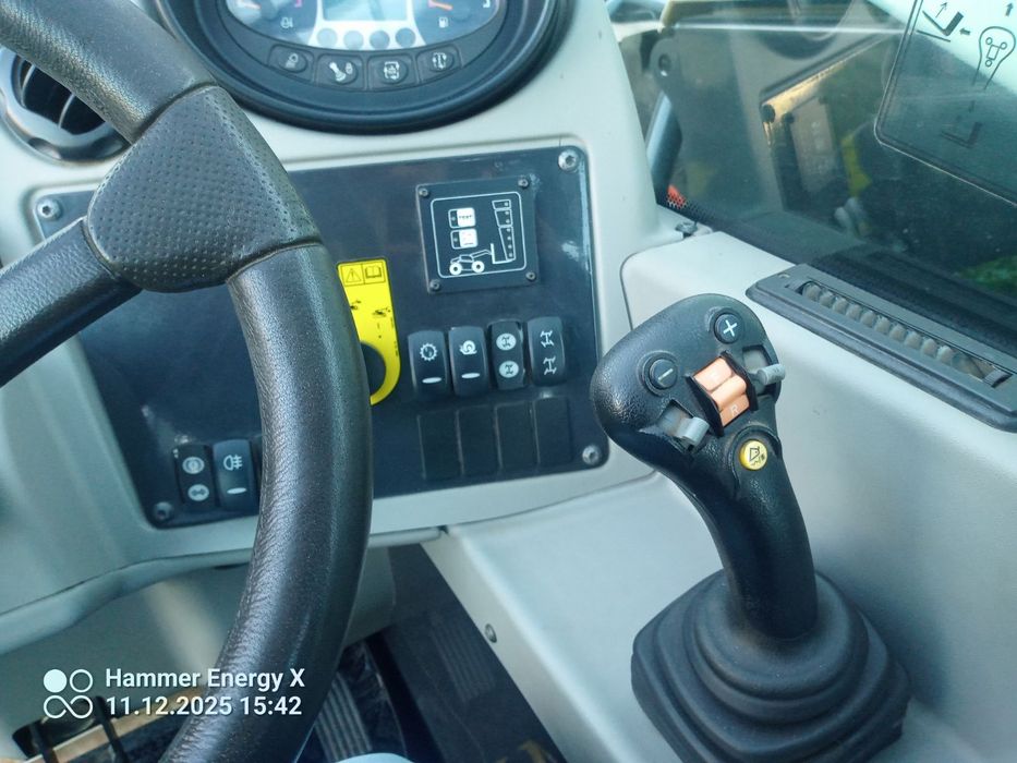 Продавам телескопичен товарач Bobcat TL 360