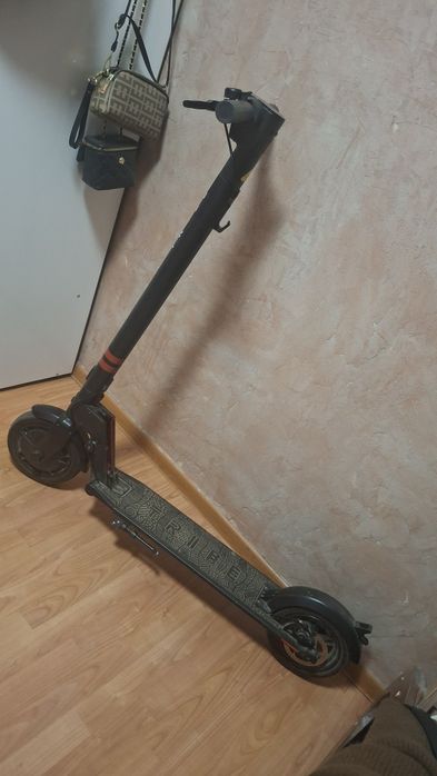 Продам самокат электрический