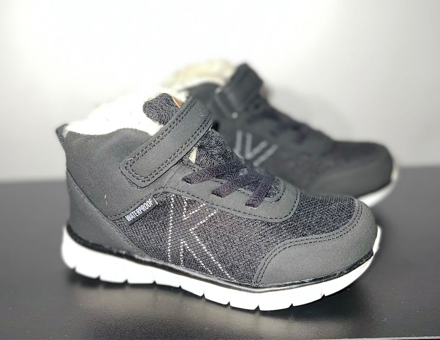 Продается кроссовки зимние для детей