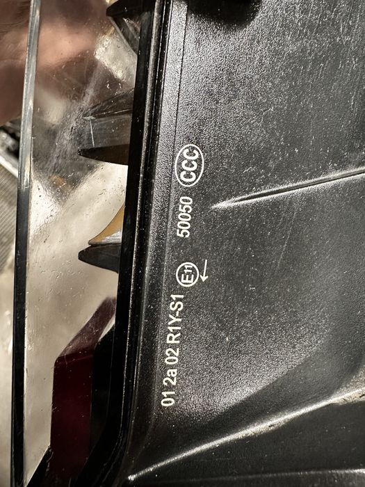 Stopuri stânga tesla 3.