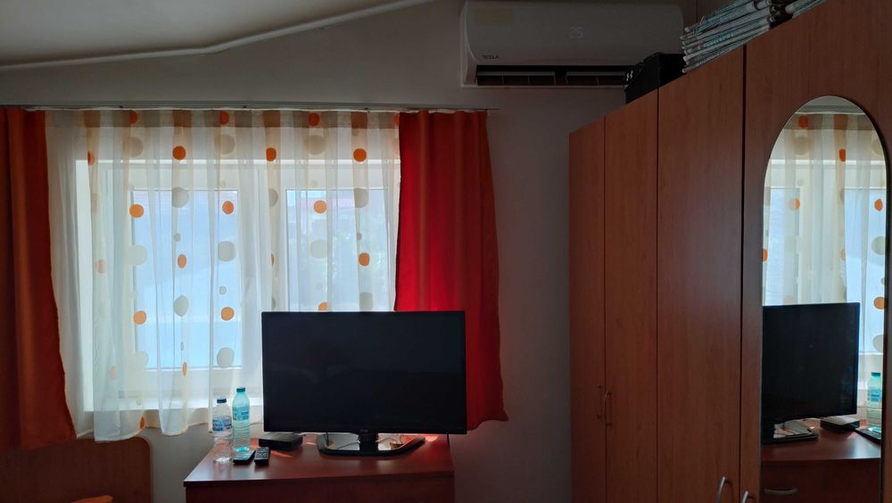 Дава се под наем Къща в с. Поляна, Област Силистра - 200 кв.м за 130000 € - Снимка #15