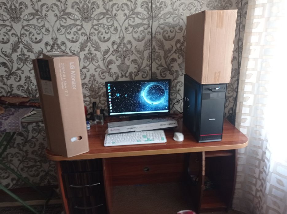 Полностью новенький комп все коробки имеются i5