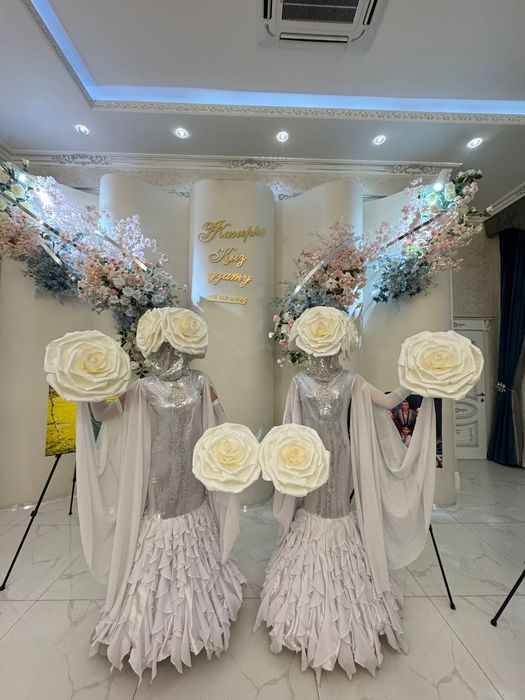 Розы для встреч гостей