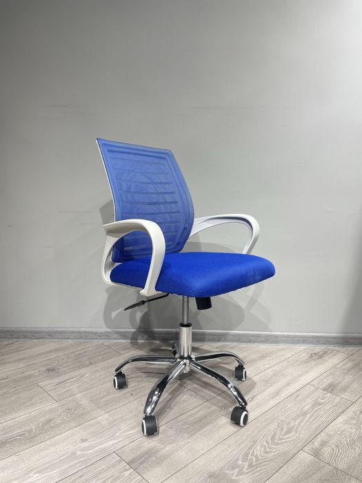 Офисное сеточное кресло модель Task