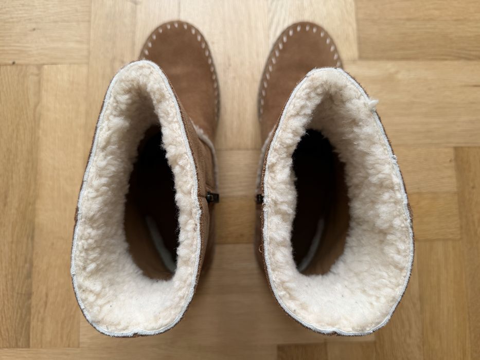 Нови Дамски велурени боти UGG Lorna
