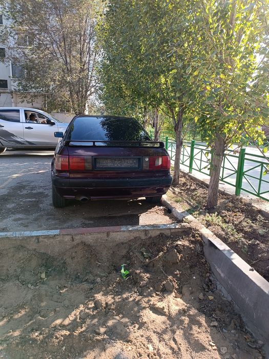 Продам Ауди 80 на ходу газ бензин