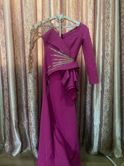 Rochie lungă roz cu sclipici