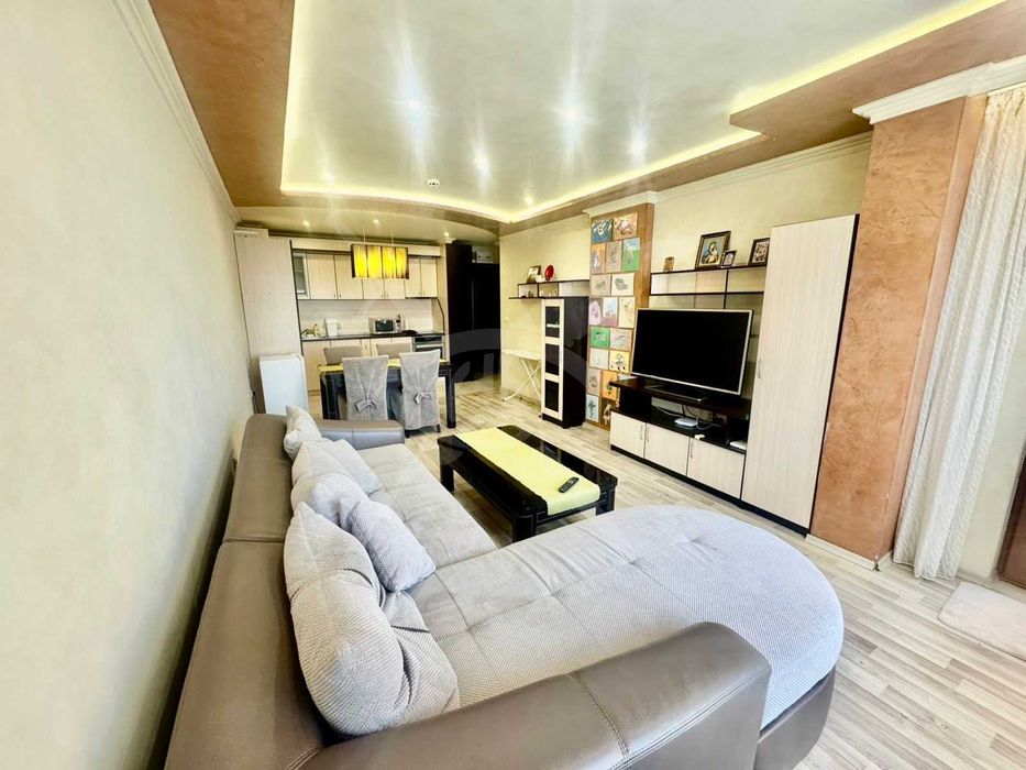 Продава се Двустаен апартамент в Свети Влас - 45 кв.м за 873 €/кв.м - Снимка #1