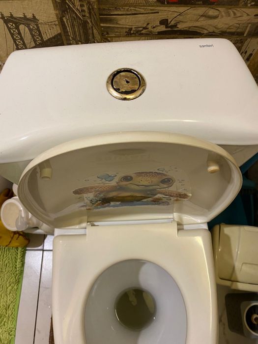 Продам унитаз в отличном состонии