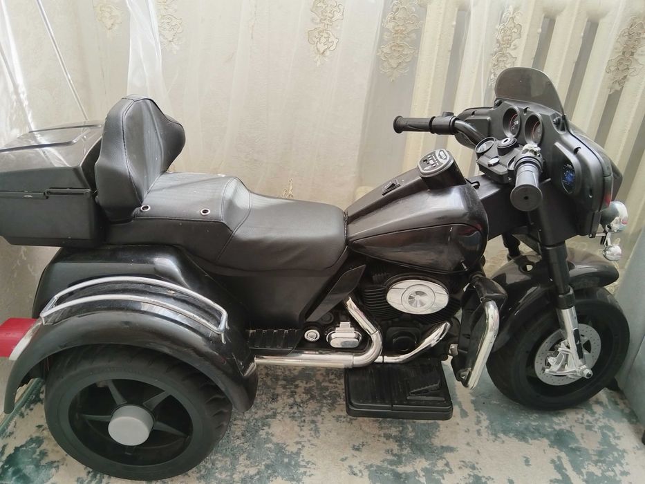 Детски электронные мотоцикл  трех до 6 лет