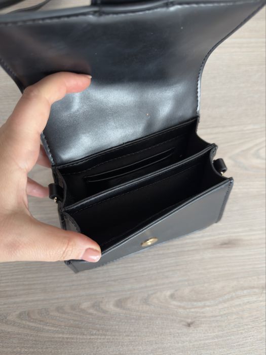Мини черна чанта Zara