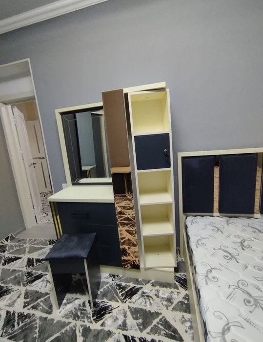 Спальня гарнитур сотилади