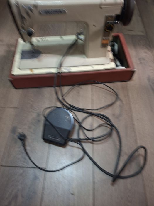 Masina de cusut semiprofesionala Brother