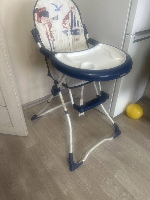 Детский стульчик для кормления