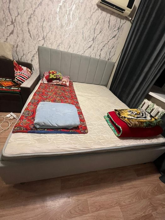 Продам двуспальную кровать