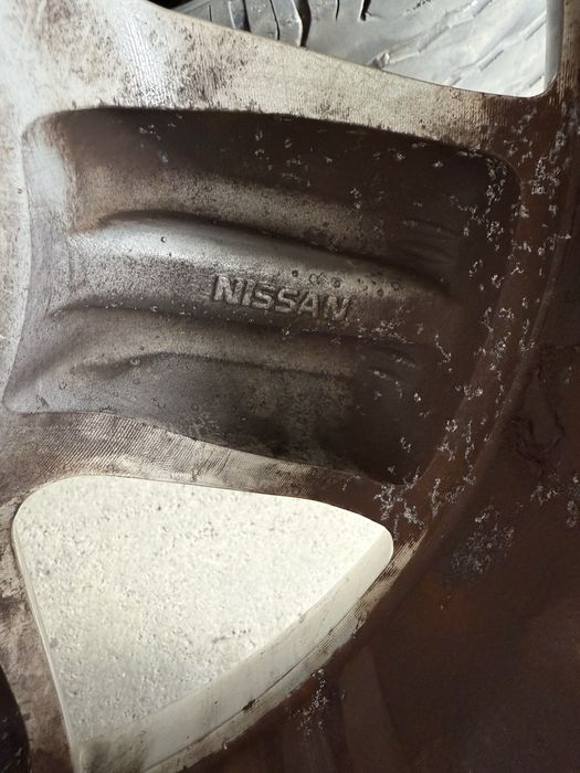Оригинални джанти за Nissan 16 цола 5x114.3 с гуми