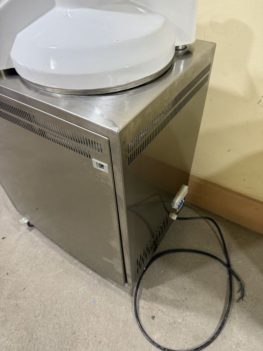 Паровой стерилизатор автоклав обьемом  вк 75 литр