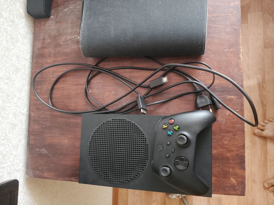 Xbox Series S 1tb памяти 2023 года выпуска в хорошем состоянии