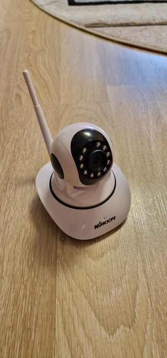 Camera color CCTV care este controlata prin intermediul telefonului