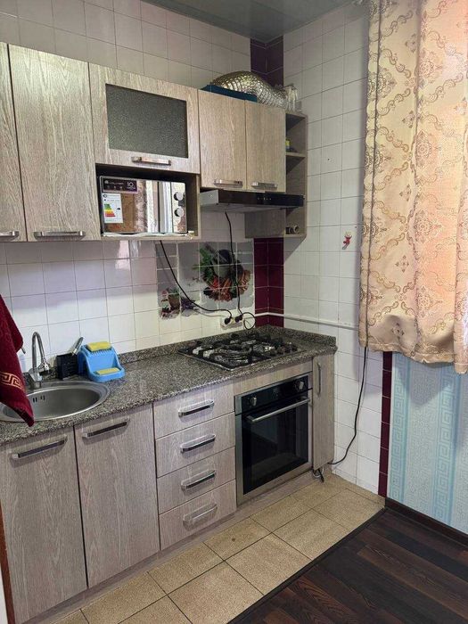 Massiv qo'yliq 5, 3v4 xonalik uy sotiladi. 78 m²