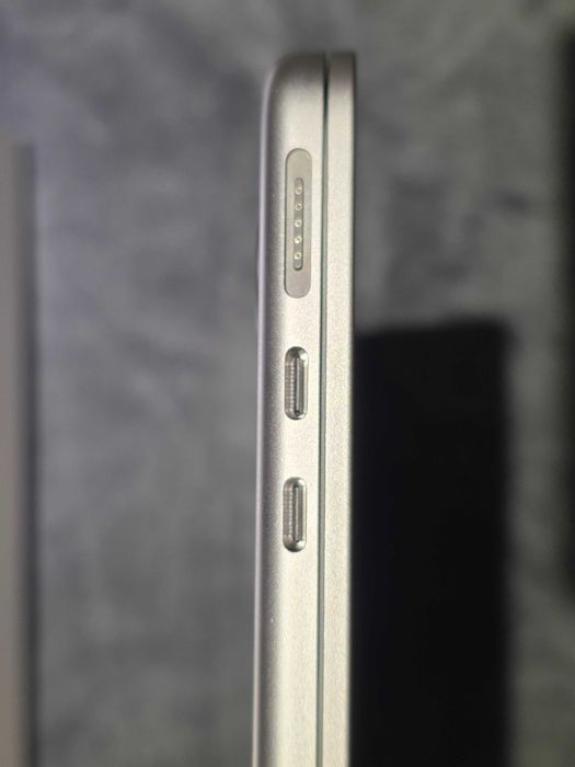 КАТО НОВ 256GB Apple MacBook Air 13.6'' M3 / 16GB Гаранция Зора 2027г.