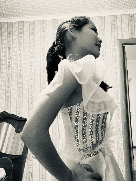 Продам бальные платье