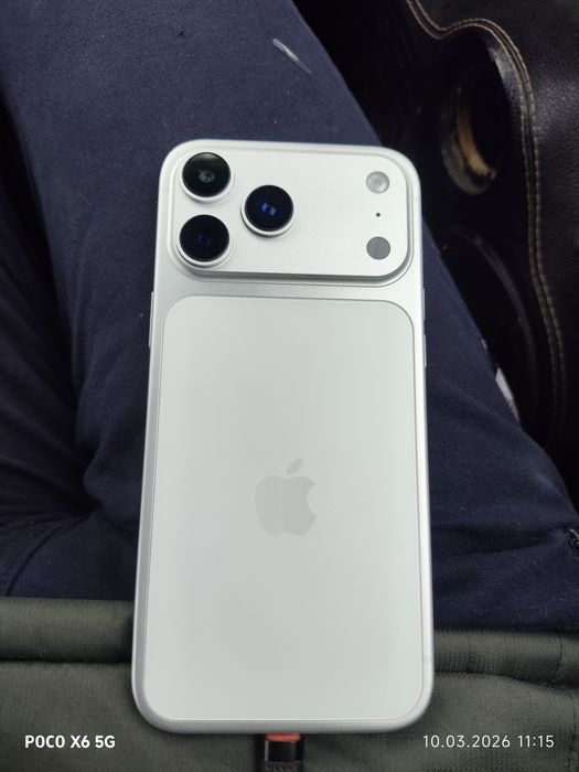 Под оригинал почти новый Айфон