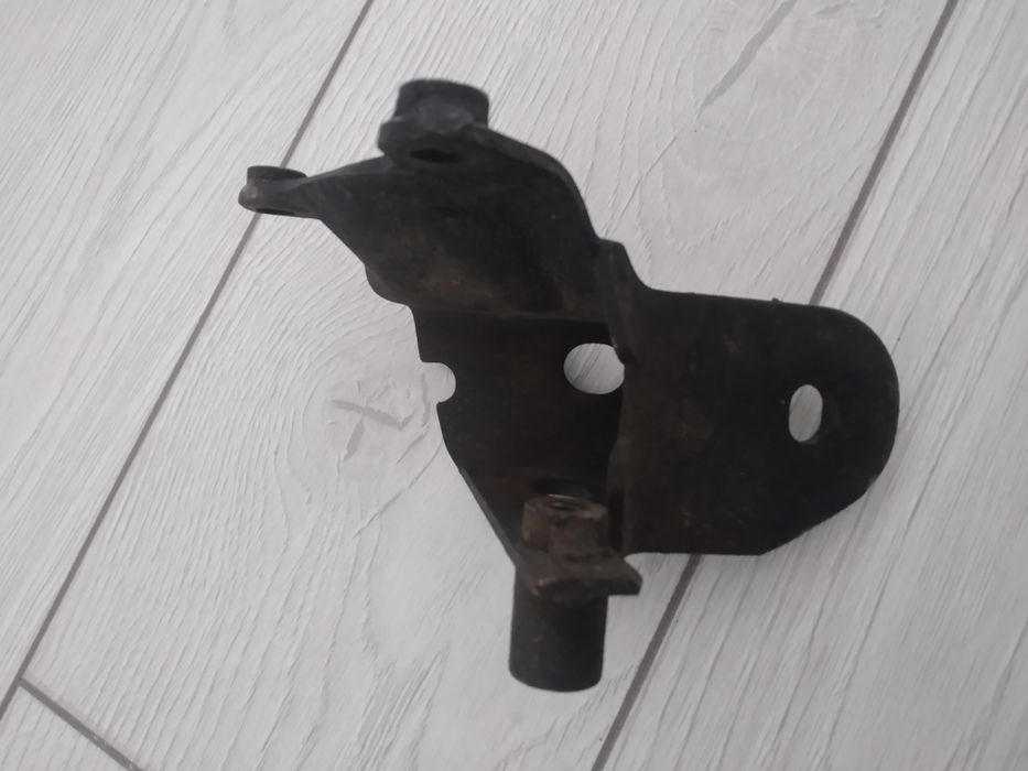 Кронштейн на фольксваген венто