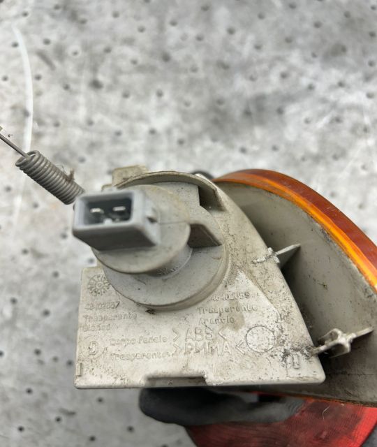 Lampa semnalizare fata dreapta 46402655 46402655 Fiat Punto prima gen