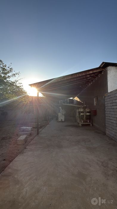 Продаётся участок 15,5 соток с коммерческим зданием — Зангиата