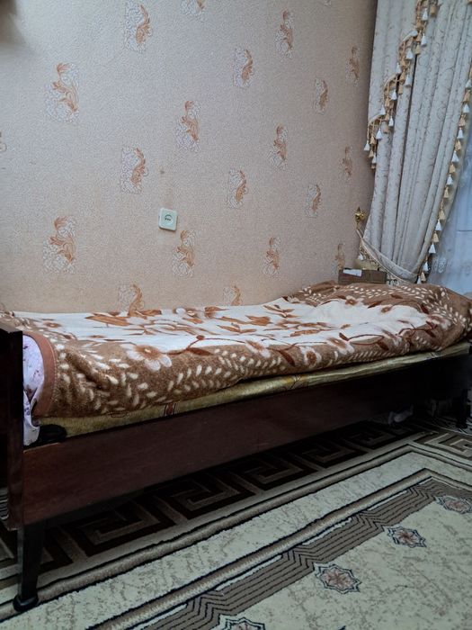 Продается спальный гарнитур.