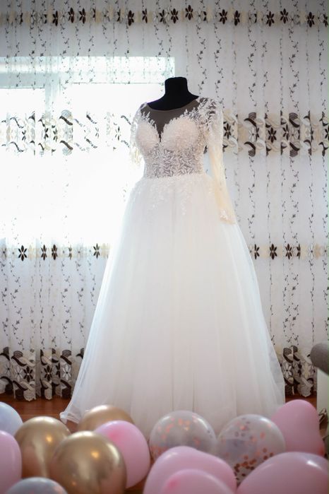 Vand rochie de mireasa marime M